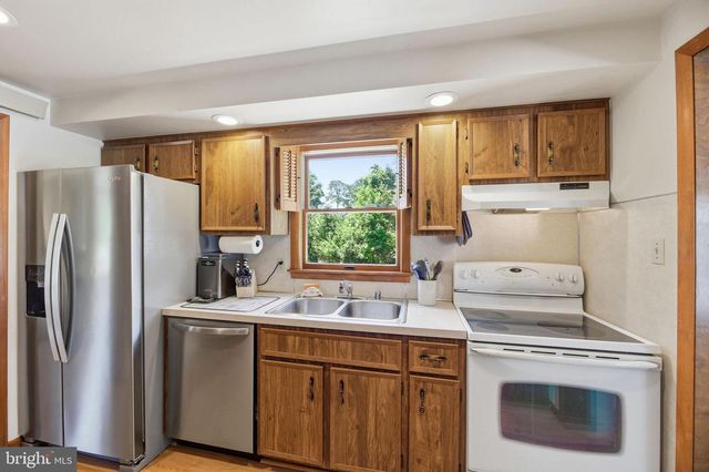 550 ROLLING HILLS RD, Solomons, MD 20688