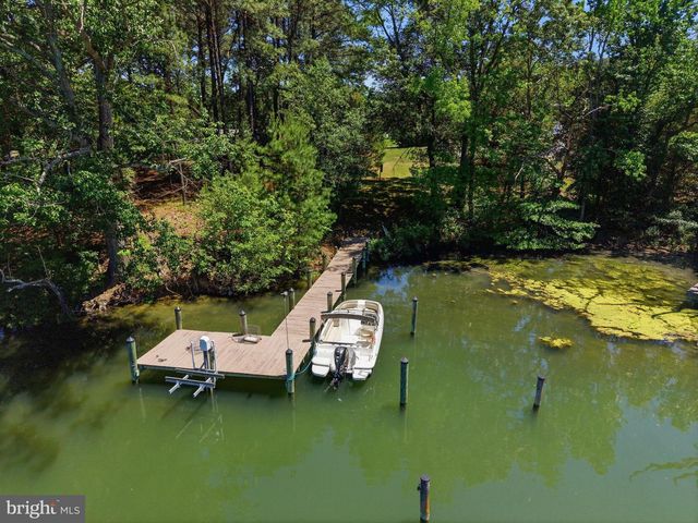 550 ROLLING HILLS RD, Solomons, MD 20688