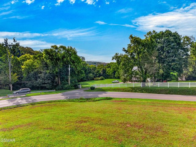 428 Shrader Road, Dandridge, TN 37725