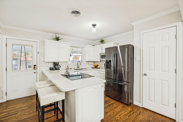 2245 San Medina Avenue, Dallas, TX 75228
