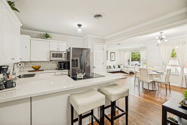 2245 San Medina Avenue, Dallas, TX 75228