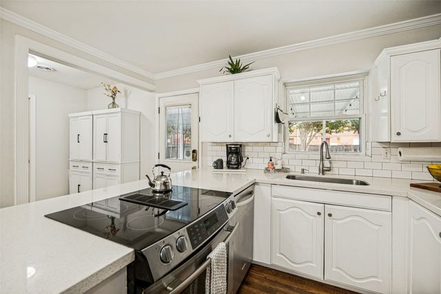2245 San Medina Avenue, Dallas, TX 75228