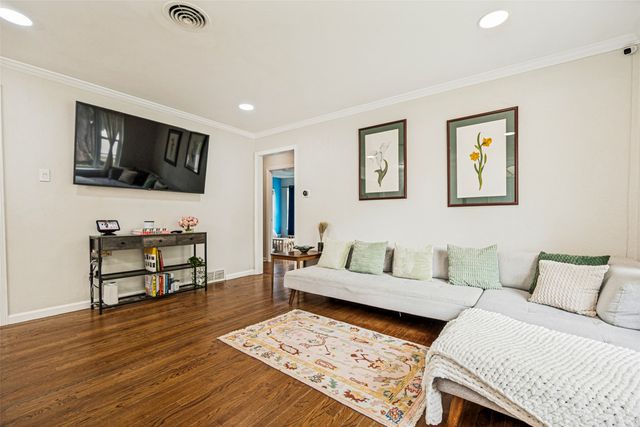 2245 San Medina Avenue, Dallas, TX 75228