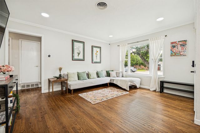 2245 San Medina Avenue, Dallas, TX 75228