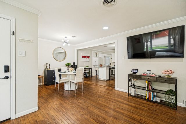 2245 San Medina Avenue, Dallas, TX 75228