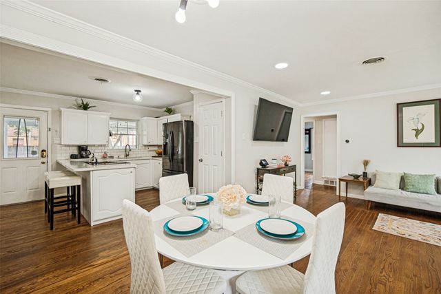 2245 San Medina Avenue, Dallas, TX 75228
