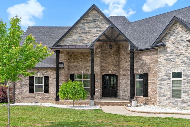 1161 Reda Dr, Clarksville, TN 37042