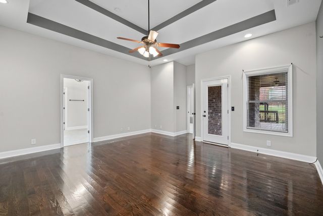 1161 Reda Dr, Clarksville, TN 37042