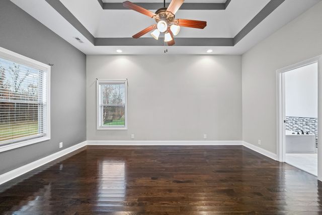 1161 Reda Dr, Clarksville, TN 37042