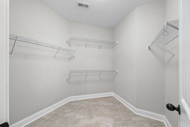 1161 Reda Dr, Clarksville, TN 37042