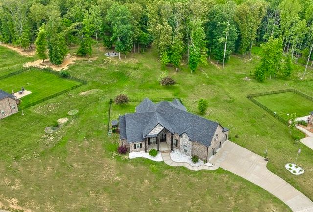 1161 Reda Dr, Clarksville, TN 37042