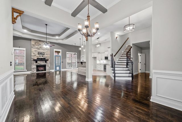 1161 Reda Dr, Clarksville, TN 37042