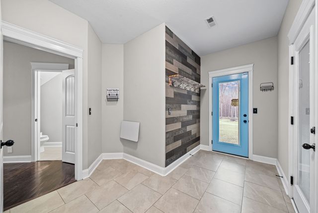 1161 Reda Dr, Clarksville, TN 37042