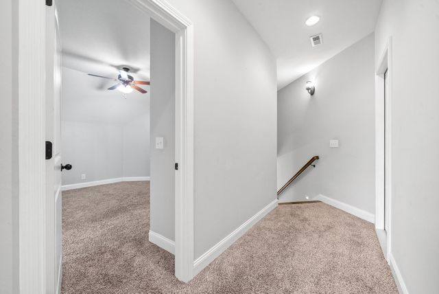 1161 Reda Dr, Clarksville, TN 37042