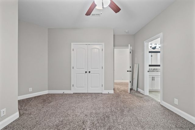 1161 Reda Dr, Clarksville, TN 37042