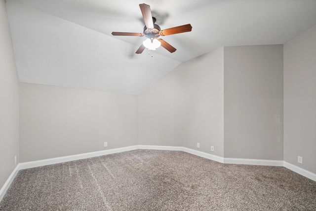 1161 Reda Dr, Clarksville, TN 37042