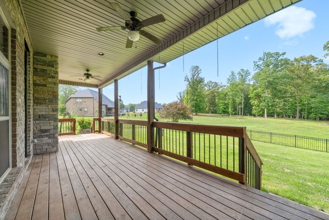 1161 Reda Dr, Clarksville, TN 37042