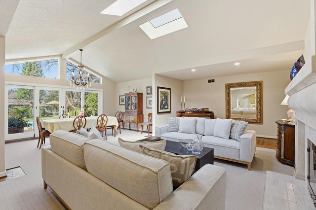 1625 Gary Way, Carmichael, CA 95608