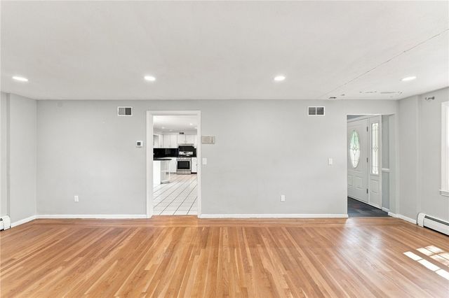 33 Old Oak Drive, Warwick, RI 02886