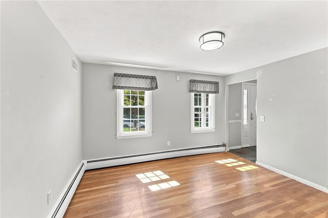 33 Old Oak Drive, Warwick, RI 02886