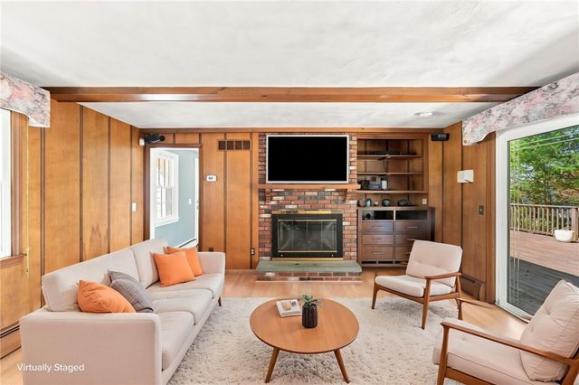 33 Old Oak Drive, Warwick, RI 02886