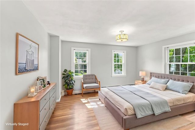 33 Old Oak Drive, Warwick, RI 02886