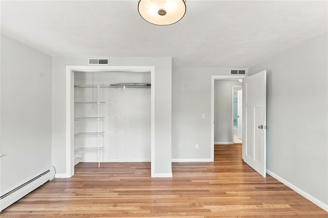 33 Old Oak Drive, Warwick, RI 02886