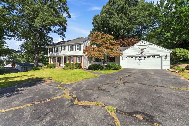 33 Old Oak Drive, Warwick, RI 02886