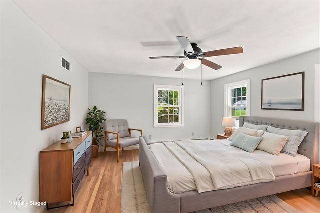 33 Old Oak Drive, Warwick, RI 02886