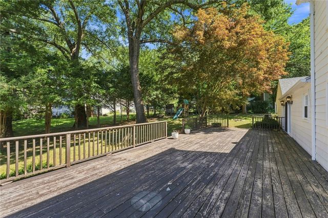 33 Old Oak Drive, Warwick, RI 02886