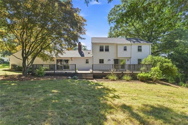33 Old Oak Drive, Warwick, RI 02886