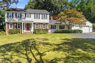 33 Old Oak Drive, Warwick, RI 02886