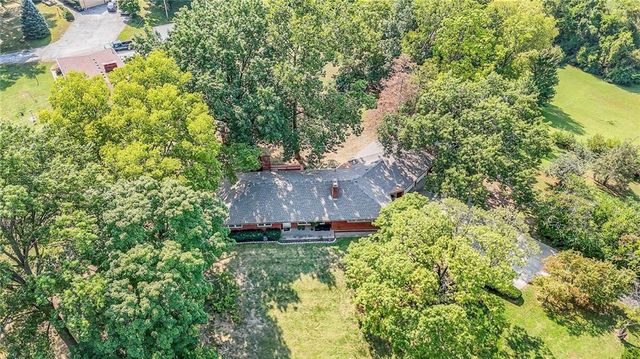 4036 Shrine Park Road, Leavenworth, KS 66048