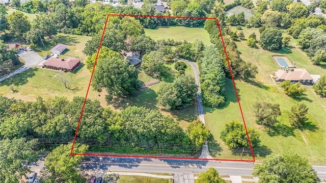 4036 Shrine Park Road, Leavenworth, KS 66048