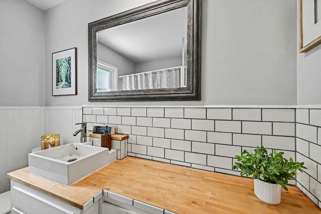 4922 Washington Street NE, Columbia Heights, MN 55421