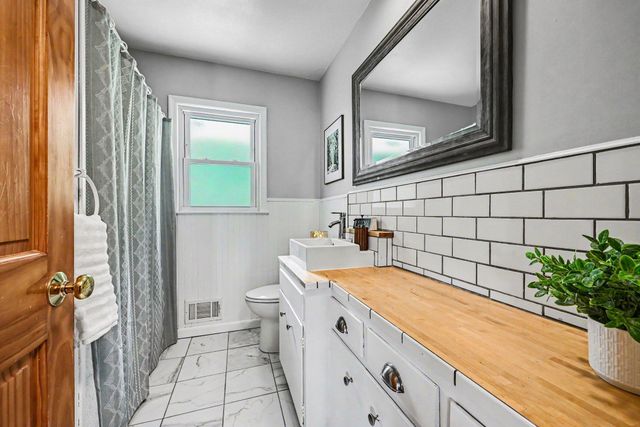 4922 Washington Street NE, Columbia Heights, MN 55421
