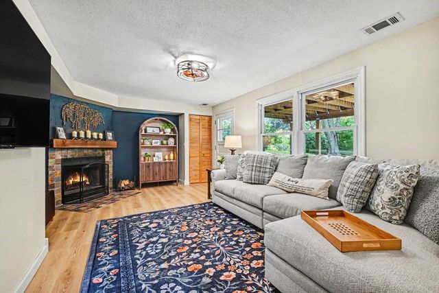 4922 Washington Street NE, Columbia Heights, MN 55421