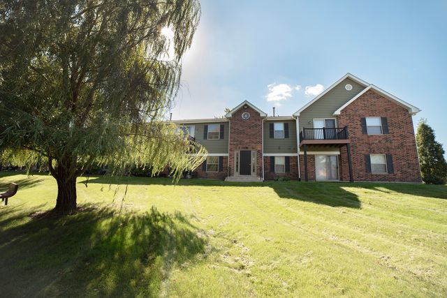 1535 Raymond Drive 101, Naperville, IL 60563