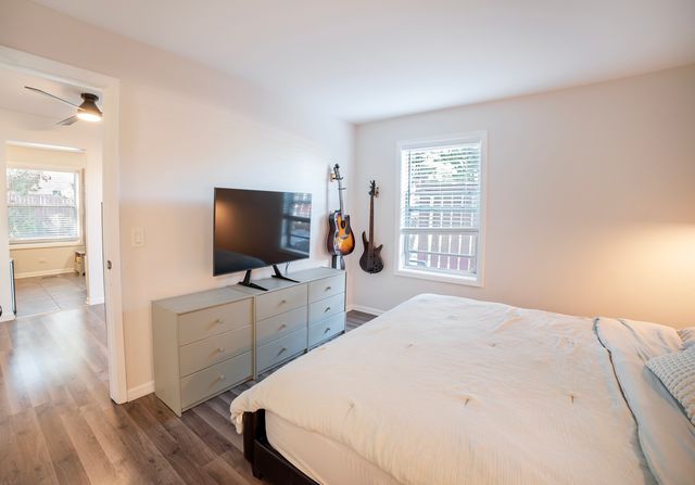 1535 Raymond Drive 101, Naperville, IL 60563