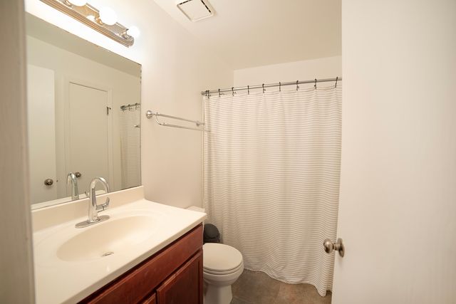 1535 Raymond Drive 101, Naperville, IL 60563