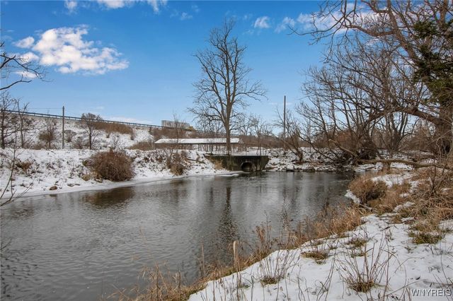 243 Lehn Springs Drive, Amherst, NY 14221