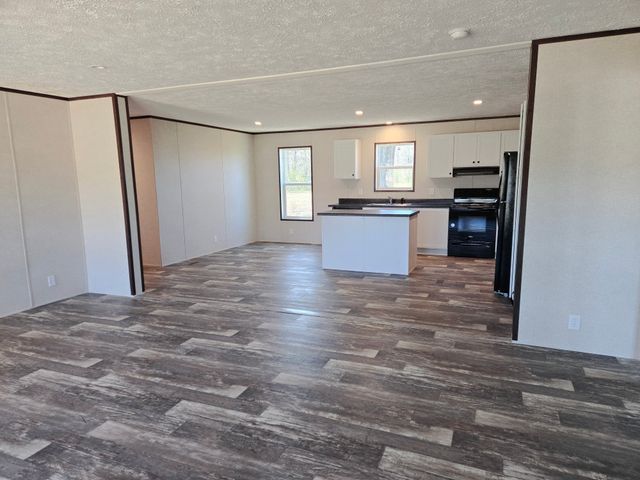 138 Split Rock Trl, Paris, TN 38242
