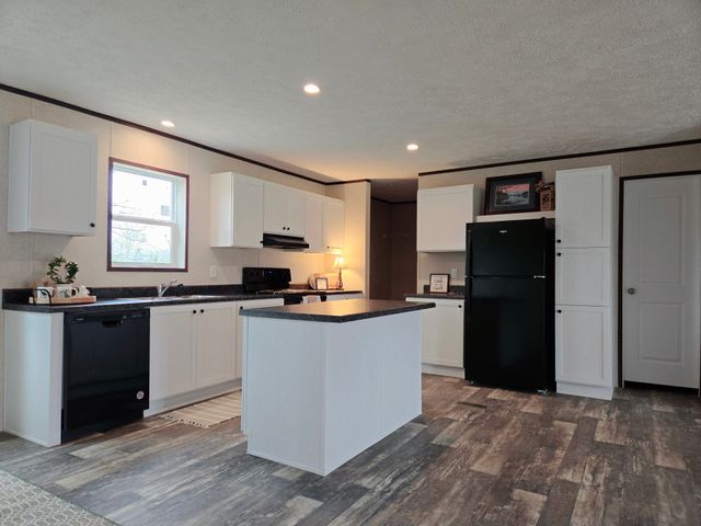 138 Split Rock Trl, Paris, TN 38242