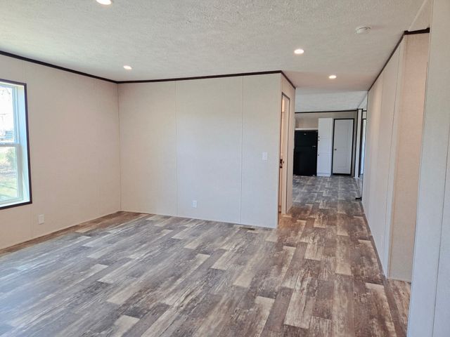 138 Split Rock Trl, Paris, TN 38242
