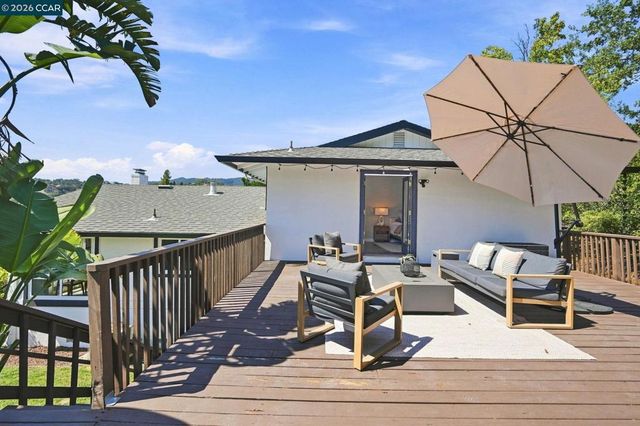 566 Webster Dr, Martinez, CA 94553