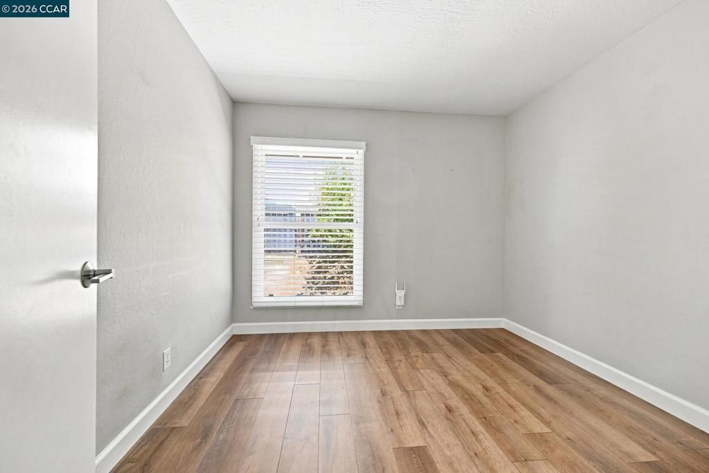Image 23 of property listing at 566 Webster Dr, Martinez, CA 94553