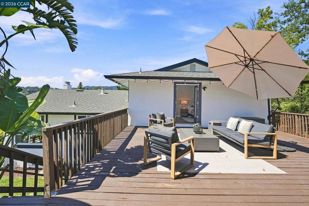 Image 38 of property listing at 566 Webster Dr, Martinez, CA 94553