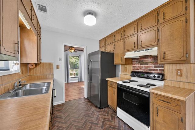 5805 Vernier Drive SW, Atlanta, GA 30349