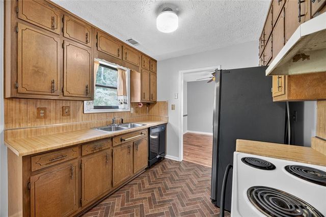 5805 Vernier Drive SW, Atlanta, GA 30349