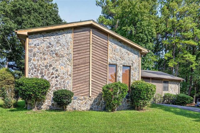 5805 Vernier Drive SW, Atlanta, GA 30349